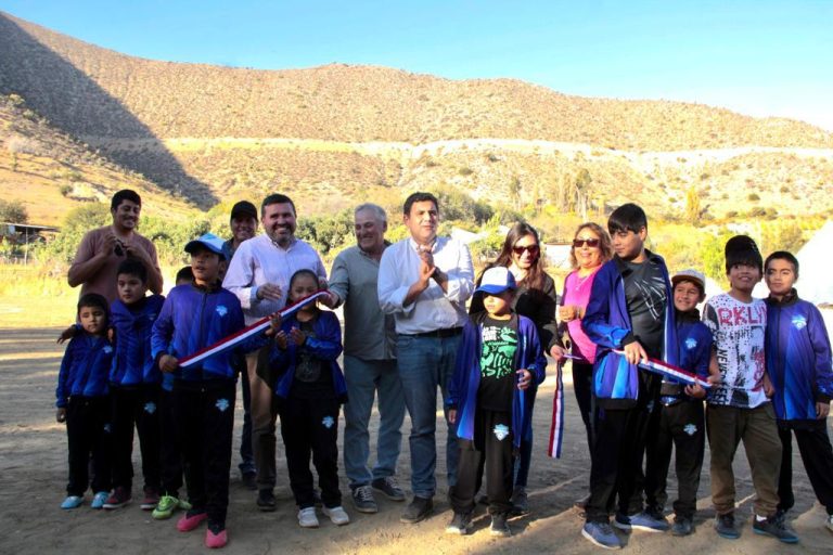 CD UC de Cerrillos de Rapel reinaugura cancha con partido amistoso y reconocimiento a sus socios fundadores