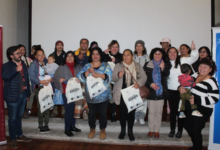 Capacitan en ahorro de energía a 50 familias migrantes y de pueblos originarios