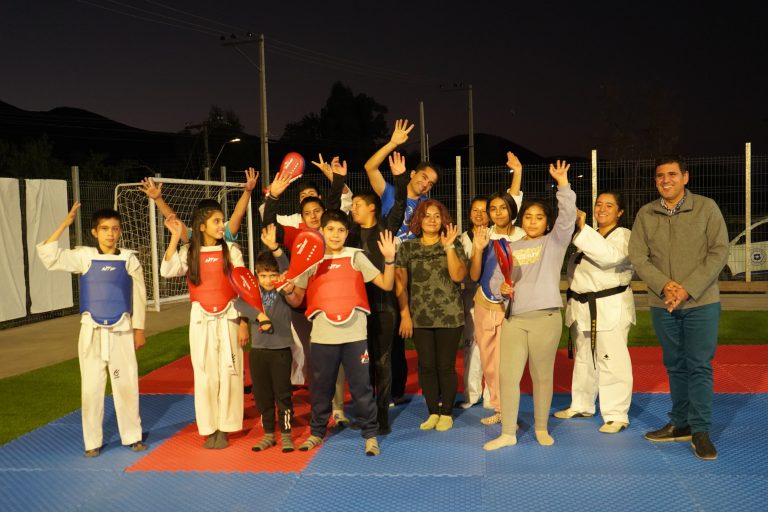 Municipio Monte Patria entrega nuevos implementos de entrenamiento a Taller de Taekwondo en Chañaral Alto