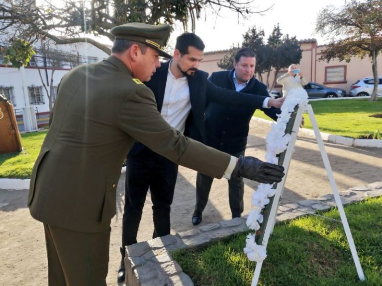 Carabineros recuerda a sus mártires con emotiva ceremonia