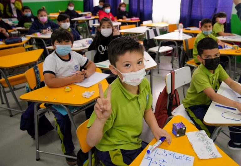 Comienza el uso obligatorio de mascarillas entre 1° básico y IV medio en todos los establecimientos del país