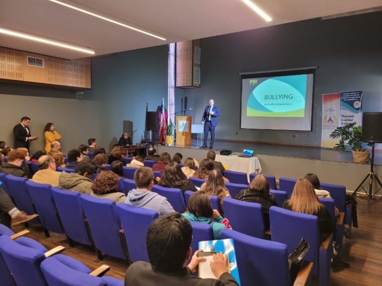 PDI aborda impacto de delitos que enfrentan niños, niñas y adolescentes en la educación