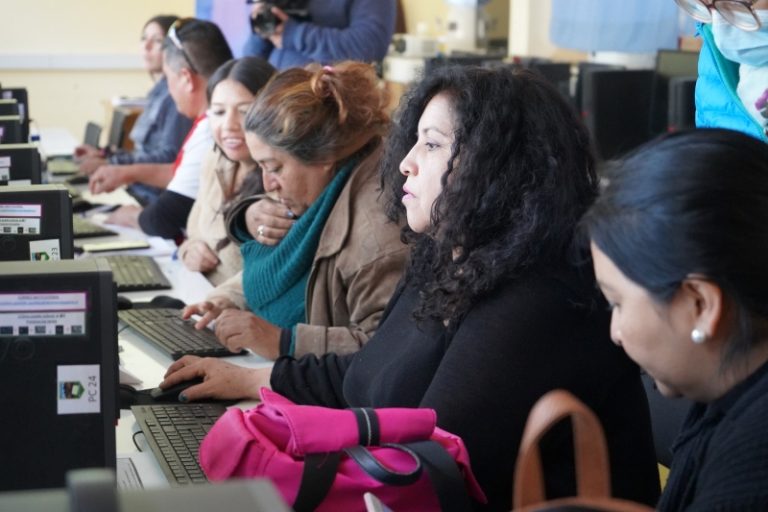 En Monte Patria comunidad de El Palqui y alrededores se capacitan en curso de alfabetización digital