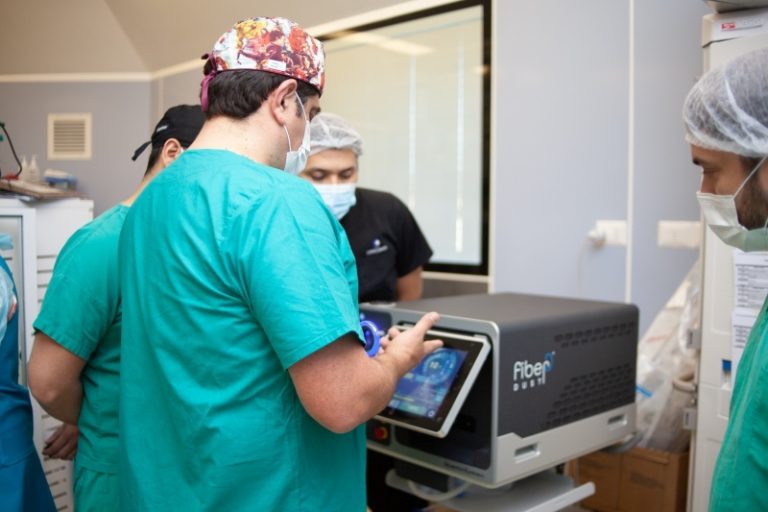 Hospital de Ovalle adquiere equipo pionero en Chile para cirugías de urología