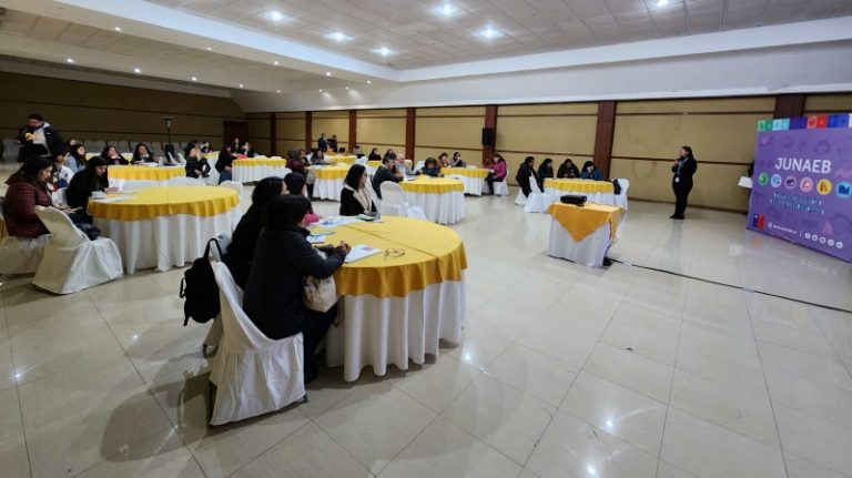 Junaeb capacitó respecto de sus programas a su red de apoyo regional