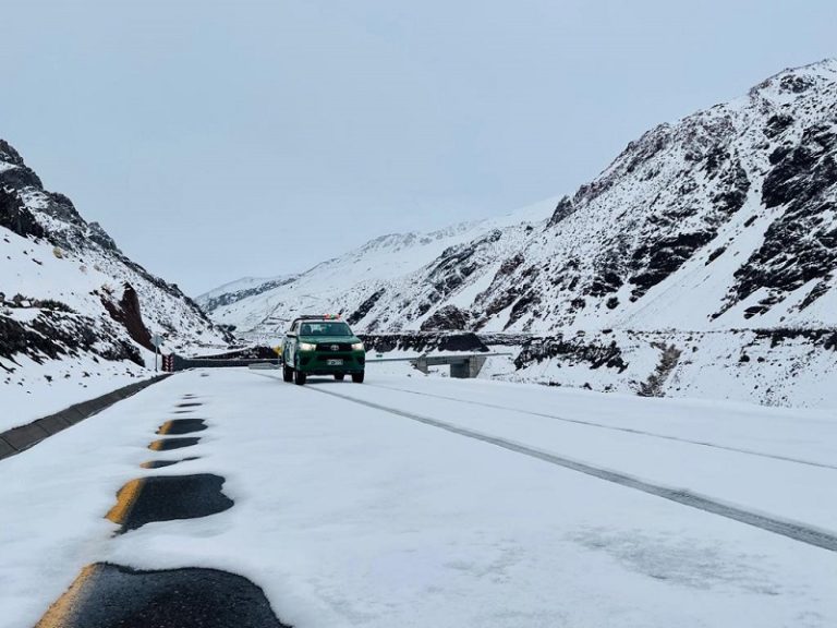 Hasta 80 centímetros de nieve cayeron en la cordillera de la región tras paso de río atmosférico
