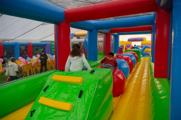 Ovallinos ya pueden disfrutar del parque inflable más extenso de Latinoamérica