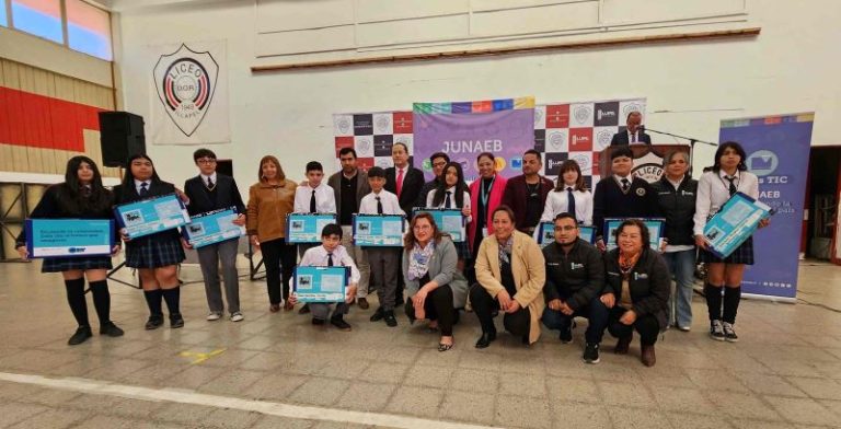 En la Región de Coquimbo más de 7 mil estudiantes recibirán computadores de Becas TIC