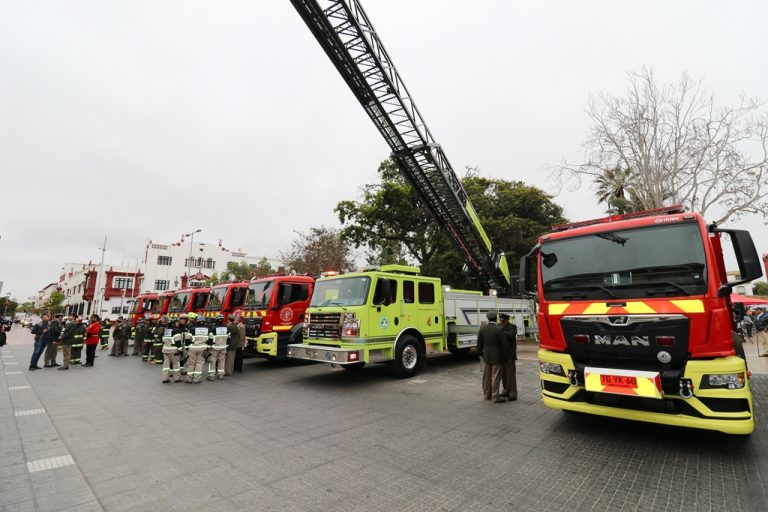 La Higuera, La Serena, Ovalle, Río Hurtado, Illapel, Salamanca y Paihuano reciben carros para Bomberos 