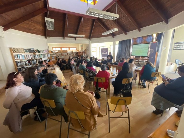 Mujeres de Los Vilos parlamentan sobre Emprendimiento y Autonomía Económica
