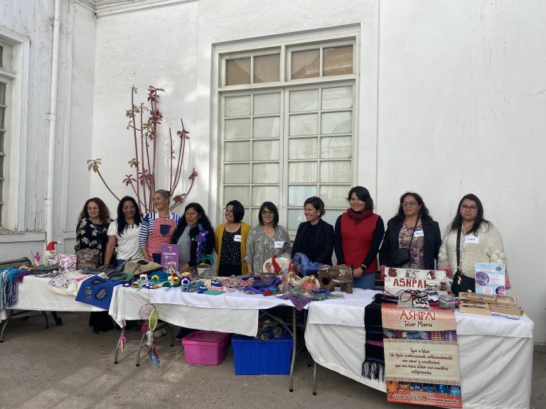 Mujeres destacan la importancia de la autonomía en conversatorio con autoridad nacional de SernamEG