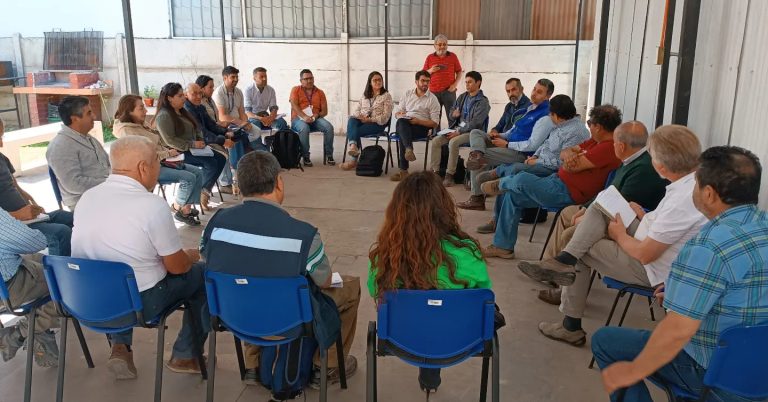 Juntas de Vigilancia de Combarbalá y Monte Patria exponen demandas hídricas a servicios del Agro y del MOP