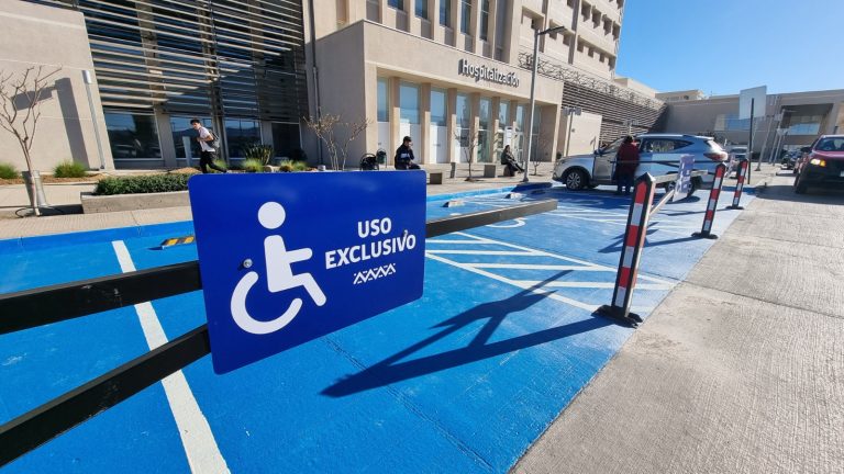 Hospital de Ovalle protegerá con barreras automáticas los estacionamientos para personas en situación de discapacidad física