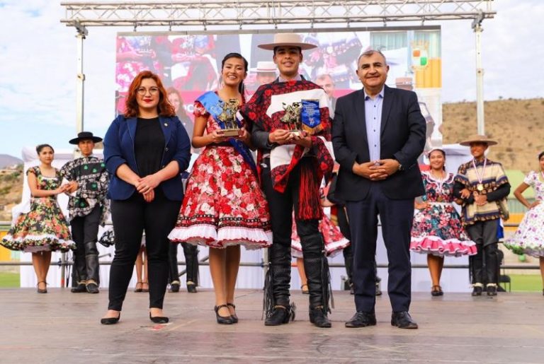 Estudiantes de Ovalle y Combarbalá son los ganadores de la 43° Muestra Regional de Cueca Escolar