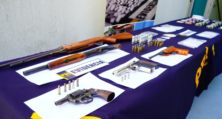PDI incauta armas, municiones, drogas y dinero en efectivo en domicilios de la parte alta de Coquimbo
