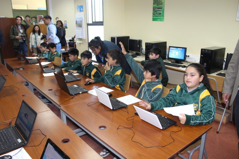 Llaman a postular a concurso público para directores de establecimientos educacionales en Ovalle