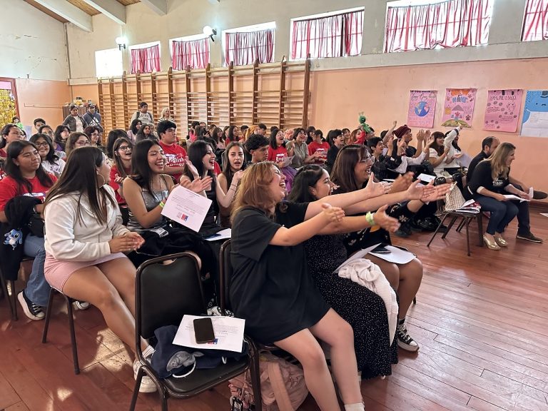 Estudiantes fortalecen aprendizaje del idioma inglés en campamentos de verano