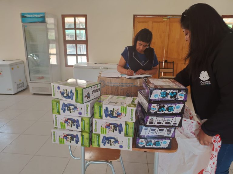Municipio entrega 14 mil juguetes para niñas y niños de toda la comuna