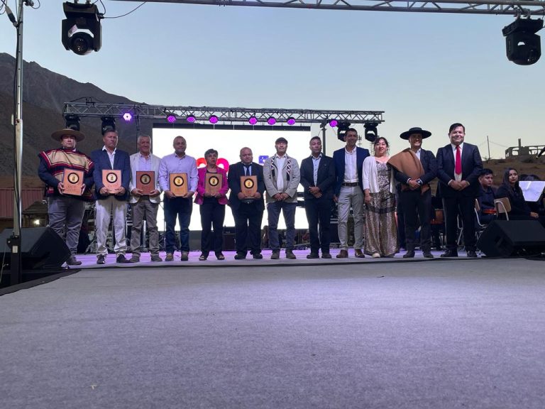 Paihuano celebra con todo su aniversario 132 junto a Los Charros de Lumaco