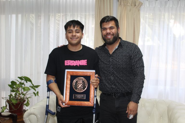 Reconocen a tenimesista ovallino Claudio Bahamondes