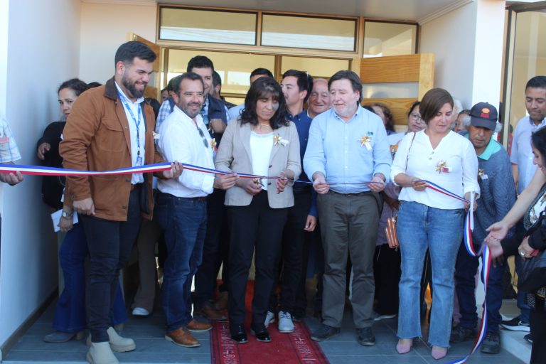 Vecinos de «Los Copihues» y ‘Villa Dr. Alejandro García Pica» ya cuentan con flamantes sedes sociales