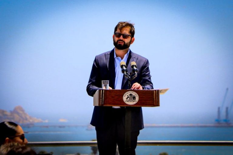 En su visita a la región Presidente Gabriel Boric anuncia la licitación de planta desaladora para combatir la sequía