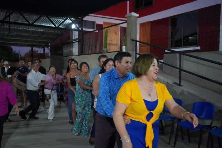 Vecinos de Los Tapia participan de exitosa “Jornada Recreativa y Familiar” 