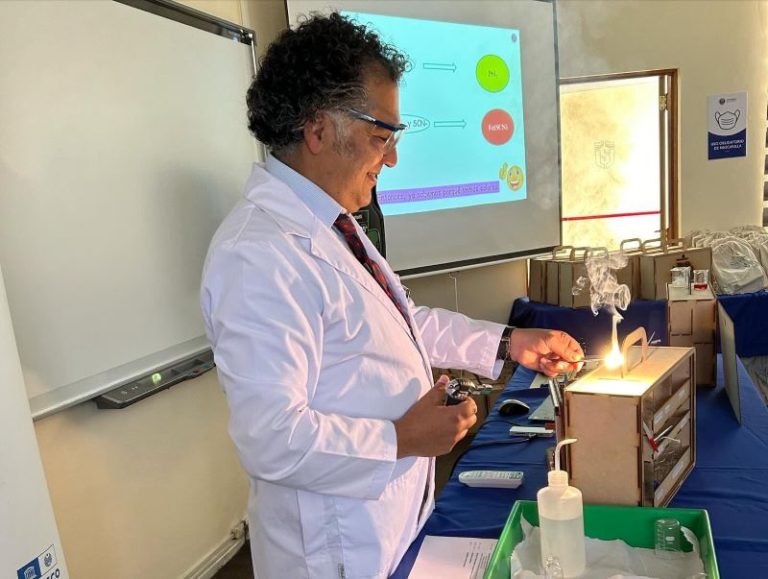 Profesores de la región serán “magos” de la ciencia al recibir maletín la magia de los colores