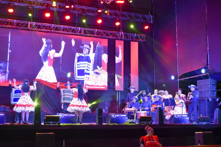 Río Hurtado se luce en Fiesta Internacional de San Juan en Argentina