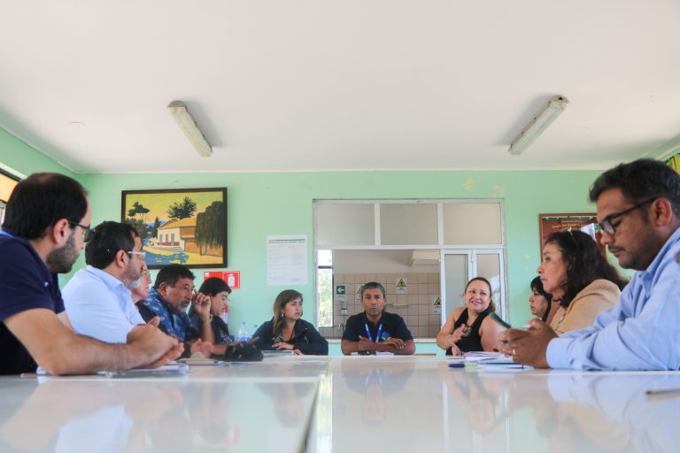 Comprometen gestiones para solicitar reanudación de obras de mejoramiento de Escuela de Barraza