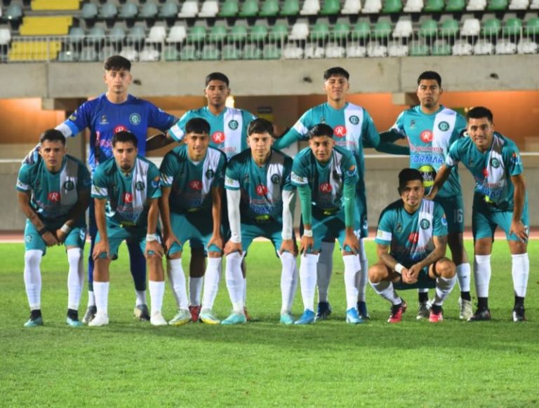 Club Social y Deportivo Ovalle celebra en el debut 2024