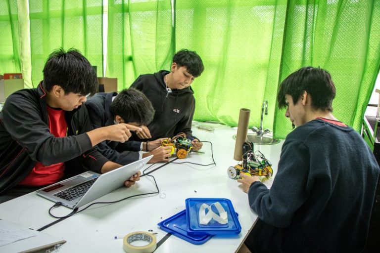 Estudiantes ovallinos viajarán a Colombia para representar a Chile en competencia de Robótica