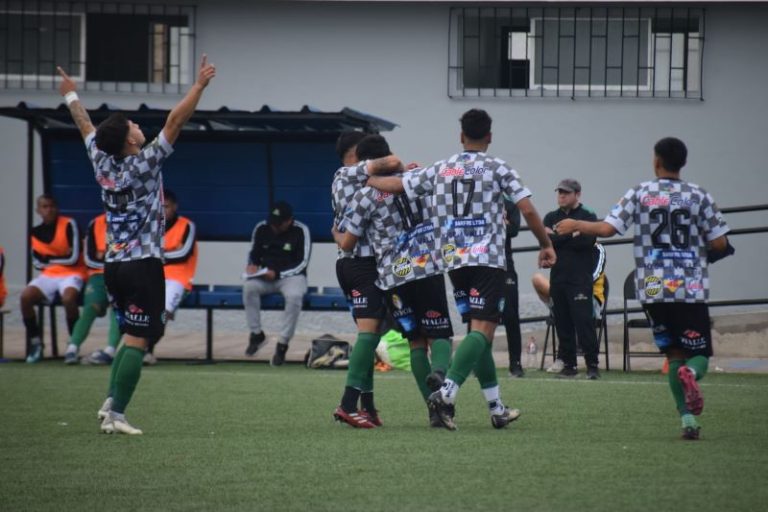 Club Social y Deportivo Ovalle logra épica remontada con un jugador menos