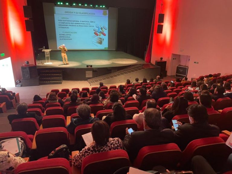 Establecimientos educacionales de Limarí profundizan conocimientos en responsabilidad penal adolescente y prevención de violencia escolar