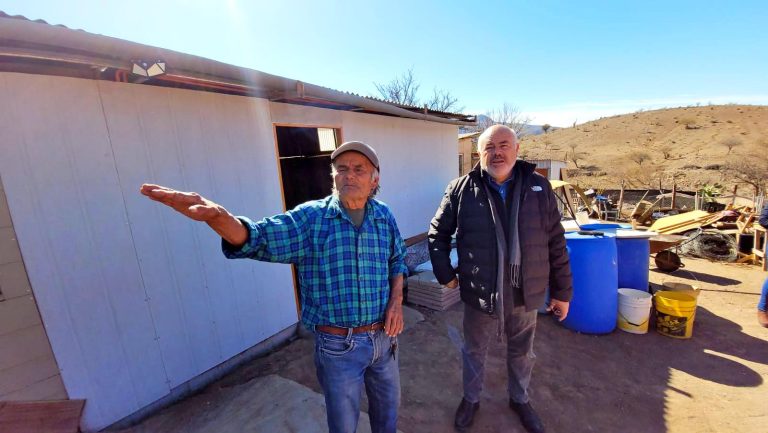 Programa Vínculos y Habitabilidad apoya a adulto mayor en Combarbalá