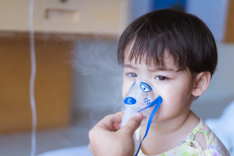 Bajan las temperaturas y suben los virus: Sepa como identificar el Virus Respiratorio Sincicial