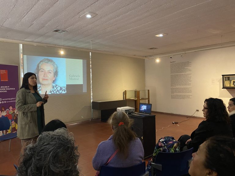 SernamEG promueve el legado de Gabriela Mistral en conversatorio sobre su influencia en el liderazgo femenino