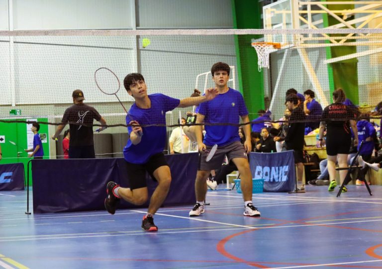 Torneo de bádminton Copa Ovalle reúne a más de 100 deportistas