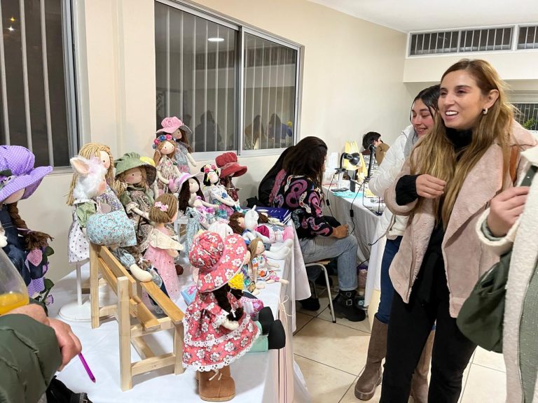 Exitoso show-room organizado por la Fundación Gota de Leche destaca el talento de emprendedores de la región