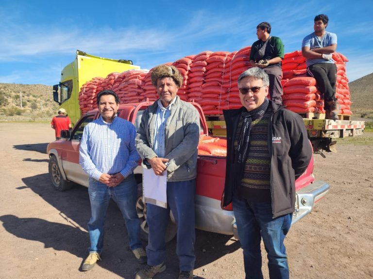 En Combarbalá reciben recursos o alimentación animal para enfrentar los embates del déficit hídrico y la sequía