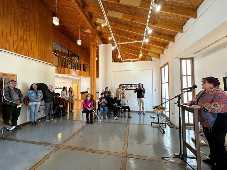 Artista busca que visitantes a su muestra encuentren su identidad con los pueblos originarios