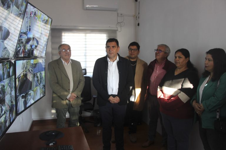 Dan marcha blanca a la primera Central de Televigilancia Escolar en establecimientos de Monte Patria