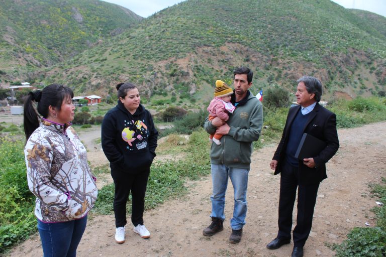 Sistema fotovoltaico del Fondo de Acceso a la Energía beneficia a familias de Caleta Sierra en Ovalle