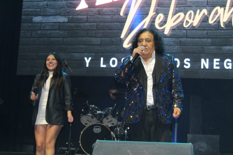Adrián, Deborah y Los Dados Negros hicieron bailar los ovallinos en la Fonda Los Peñones