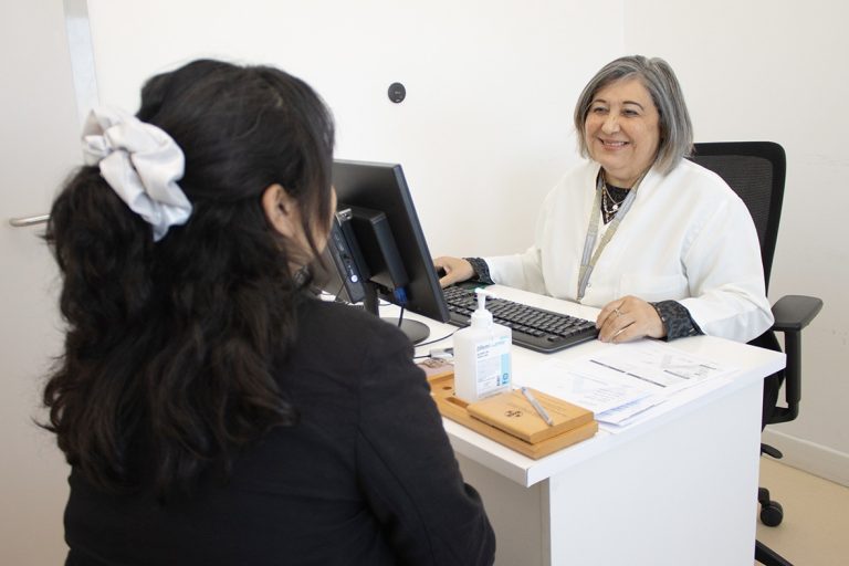 Implementación de la Estrategia de Cuidado Integral en Chile: Un paso hacia la optimización del sistema de salud