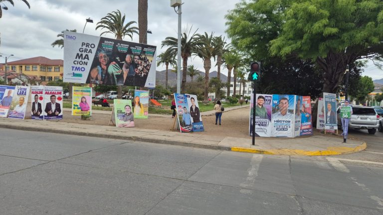 Denuncian vandalismo electoral: gigantografías destruidas en la oscuridad de la noche afectan a candidato a alcalde