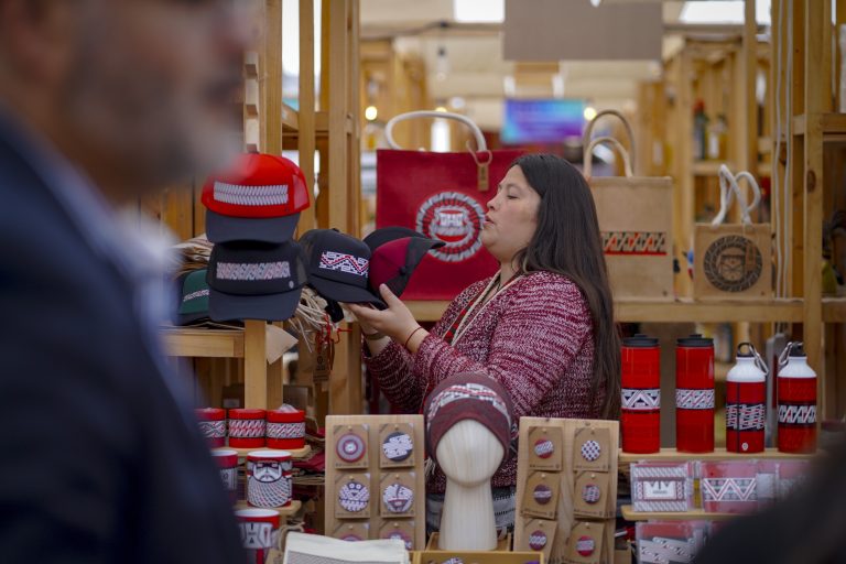 Tres mujeres de la región participaron en la XI versión de la Expo Feria Mujeres Emprendedoras Indígenas 2024