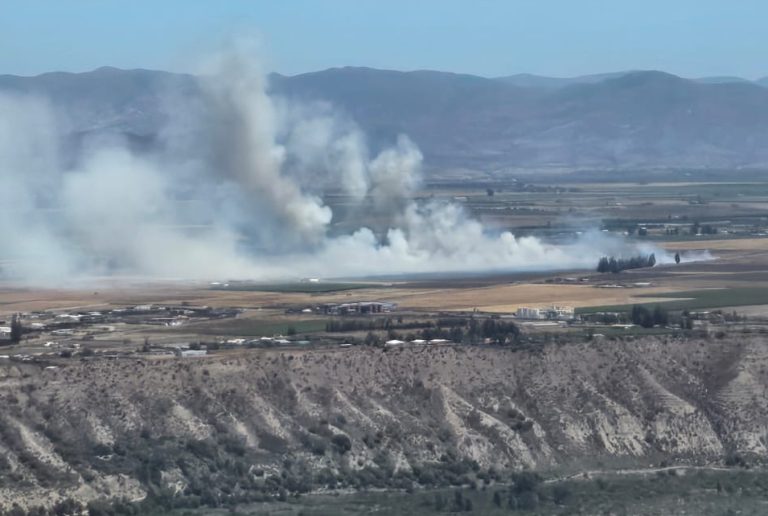 Declaran Alerta Roja en Ovalle por incendio forestal que amenaza construcciones cercanas