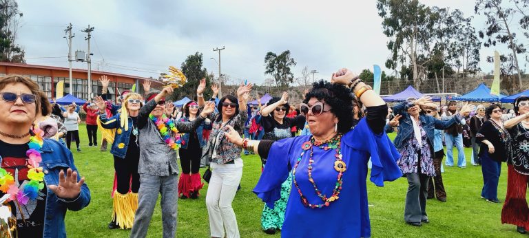 Con masivo “Malón Onda Disco” cierran el mes de las Personas Mayores en la región