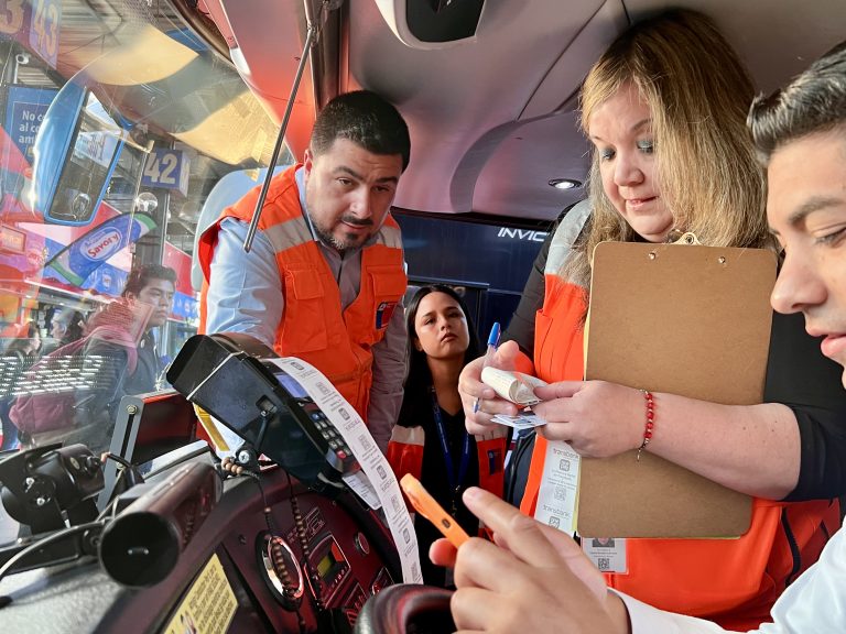 Aplican 54 multas en fiscalización de buses interurbanos por aumento de viajes previo a Año Nuevo y vacaciones